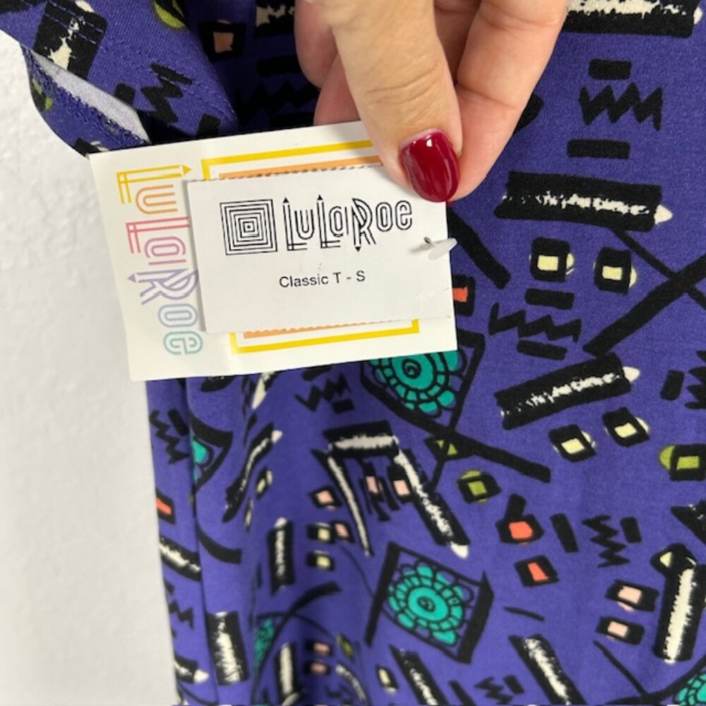 LuLaRoe Classic T Shirt Size Small Vibrant Aztec Print Floral Geometric Purple - Picture 4 of 6